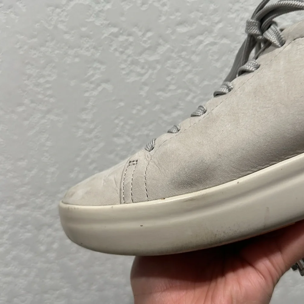 Vionic Paisley Soft Nubuck Leather Sneaker in Light Gray Women’s Sz 6.5